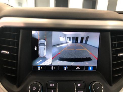 Used 2023 GMC Acadia SLT w/ Technology Package image 21