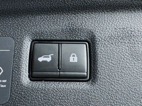 Used 2023 INFINITI QX50 Sport image 32