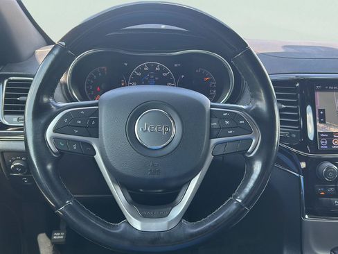 Used 2020 Jeep Grand Cherokee Overland AWD/4WD image 10