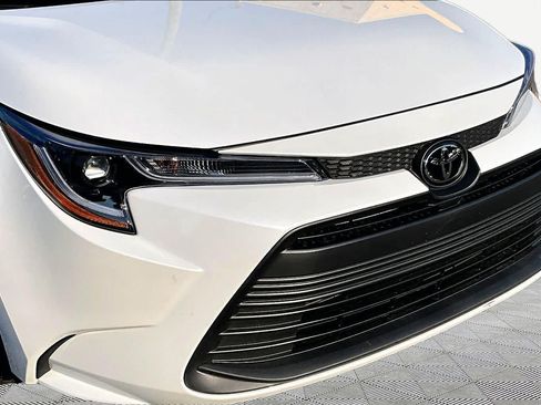 Used 2026 Toyota Corolla LE FWD image 30