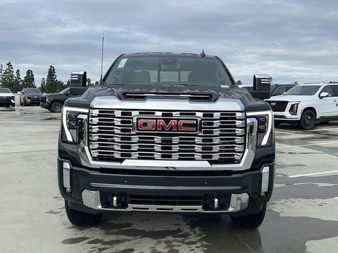 New 2026 GMC Sierra 3500 Denali AWD/4WD image 8