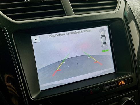 Used 2017 Ford Explorer XLT w/ Equipment Group 202A image 23