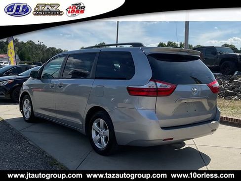 Used 2017 Toyota Sienna LE FWD image 5