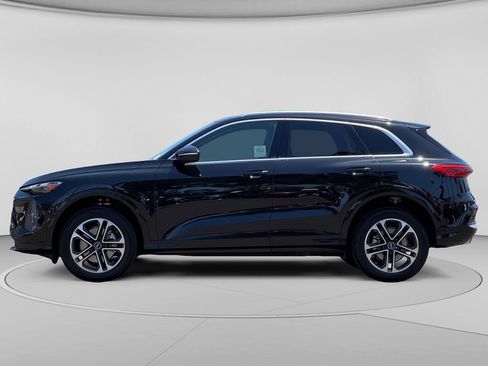 Used 2025 Audi Q5 Premium AWD/4WD image 7