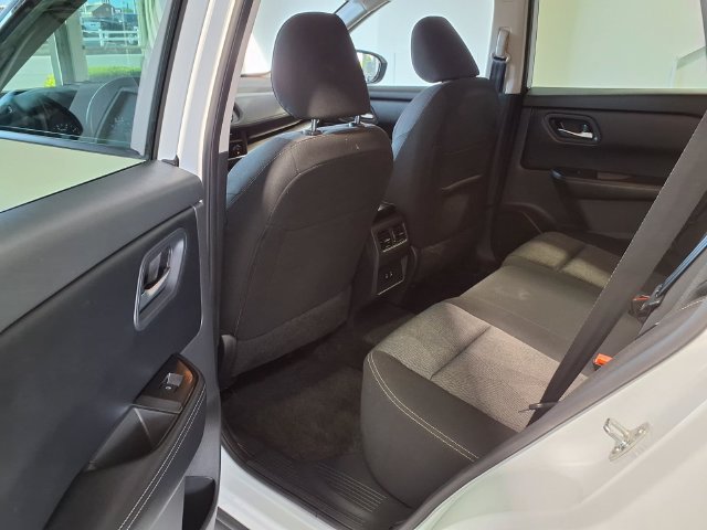 Used 2025 Nissan Rogue SV FWD image 17
