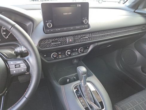 Certified 2025 Honda HR-V Sport image 27