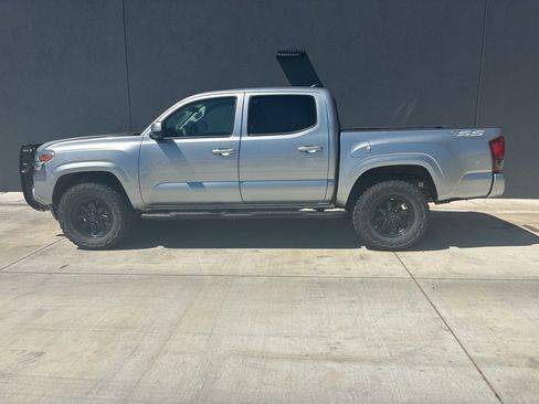 Used 2023 Toyota Tacoma SR AWD/4WD image 7