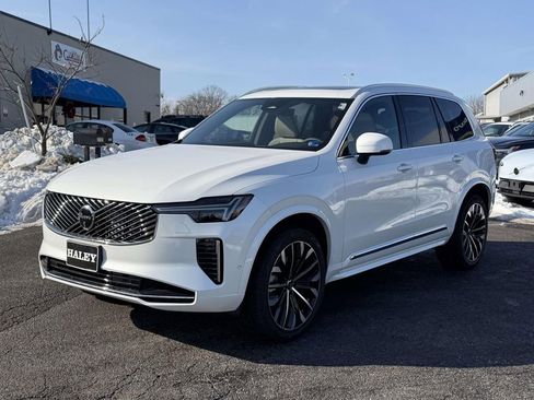 New 2026 Volvo XC90 B6 Plus w/ Protection Package Premier AWD/4WD image 22