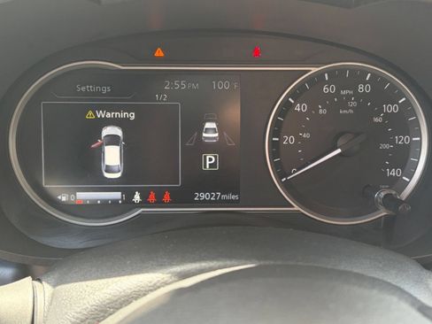Used 2025 Nissan Versa SV FWD image 34