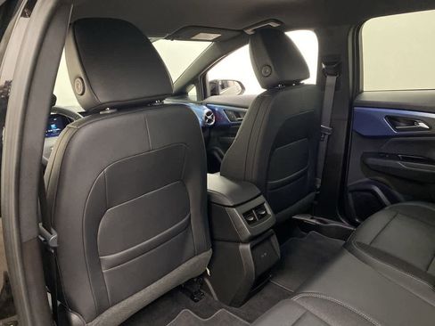 Used 2025 Chevrolet Equinox EV LT w/ Convenience Package image 16