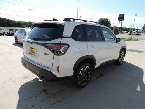 Certified 2025 Subaru Forester Premium image 5