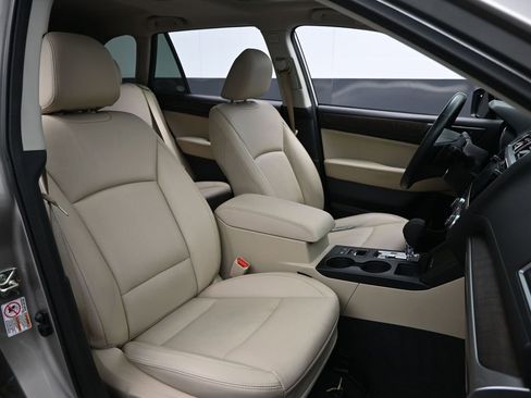 Used 2016 Subaru Outback 2.5i Limited image 31