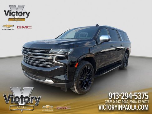 Used 2023 Chevrolet Suburban Premier image 1