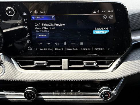 New 2026 Chevrolet Equinox LT w/ Midnight Edition FWD image 17