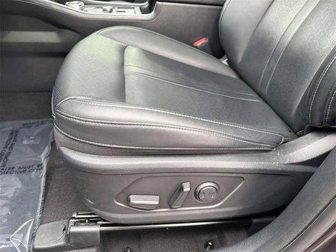 Used 2023 Kia Sorento EX image 3