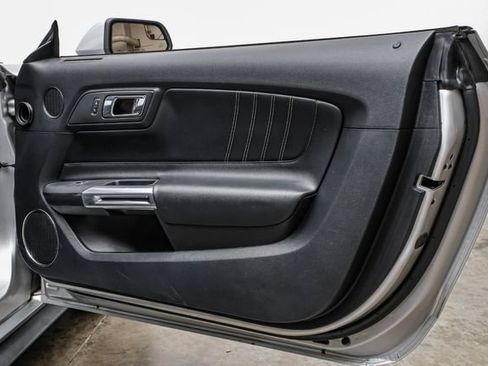 Used 2015 Ford Mustang Premium RWD image 32