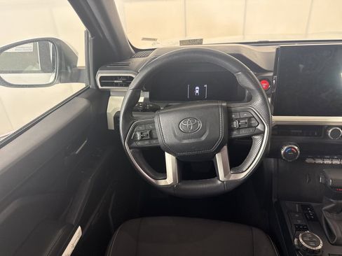 Used 2024 Toyota Tacoma TRD Off-Road image 10