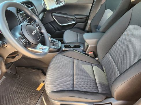 New 2025 Kia Soul LX image 9
