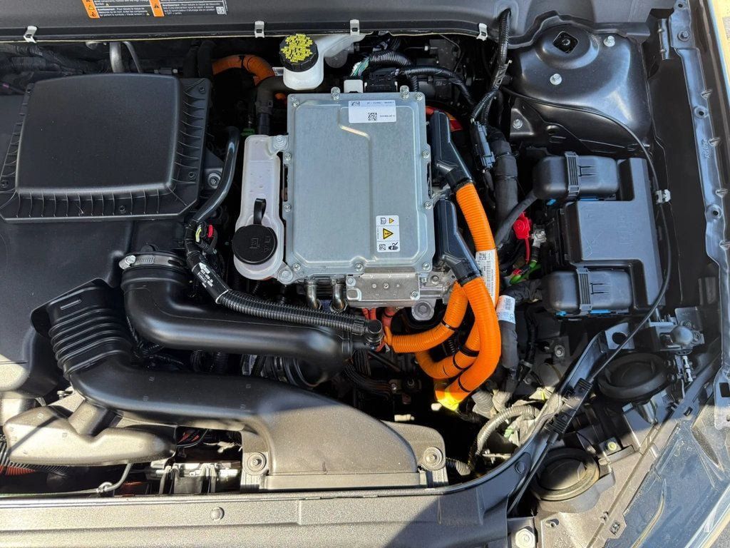 Used 2020 Ford Fusion SE FWD image 16