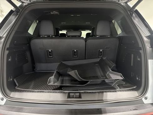 New 2026 GMC Acadia Elevation image 15
