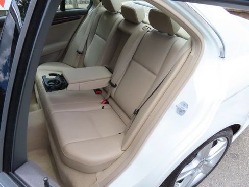 Used 2011 Mercedes-Benz C 300 4MATIC Sedan image 12