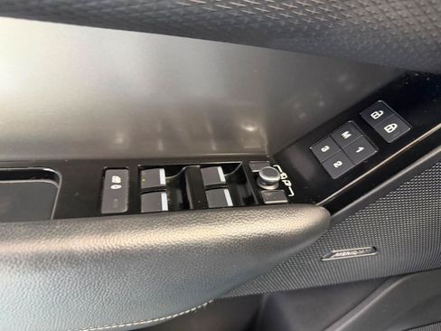 Used 2021 Land Rover Range Rover Velar S AWD/4WD image 13