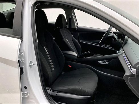 Used 2024 Hyundai Elantra SEL image 7