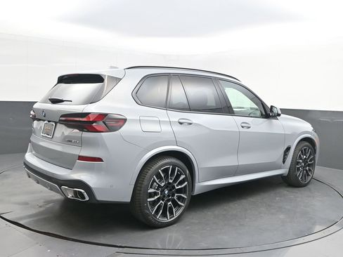 New 2026 BMW X5 xDrive50e image 7