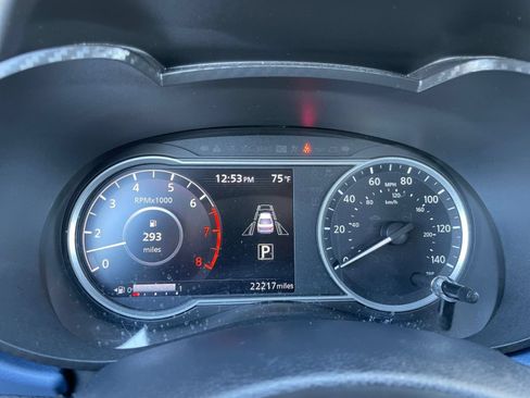 Used 2025 Nissan Versa SV FWD image 39