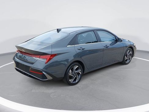 Certified 2024 Hyundai Elantra SEL w/ Convenience Package FWD image 5