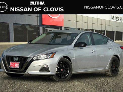 Used 2021 Nissan Altima 2.5 SR image 1