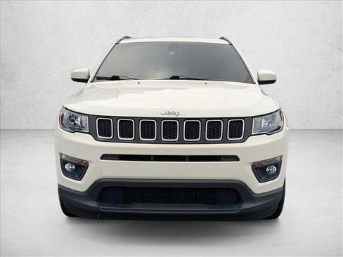 Used 2019 Jeep Compass Latitude FWD image 2