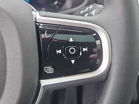 New 2026 Volvo V60 B5 Cross Country Ultra w/ Protection Package Premier image 17