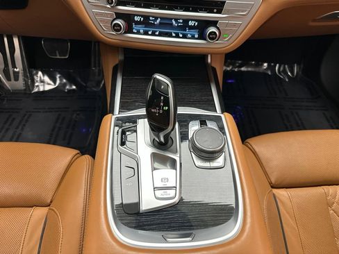 Used 2021 BMW 740i w/ M Sport Package RWD image 21