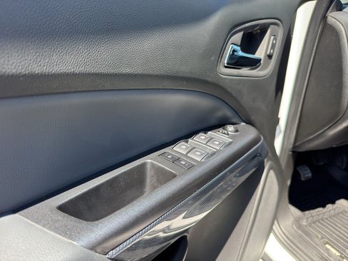 Used 2022 Chevrolet Colorado Z71 AWD/4WD image 19