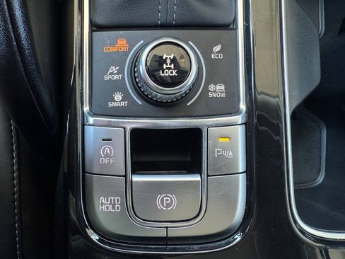 Used 2025 Kia Telluride S AWD/4WD image 23