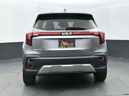 Used 2024 Kia Seltos LX image 8