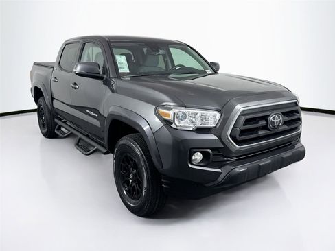 Certified 2022 Toyota Tacoma SR5 image 4