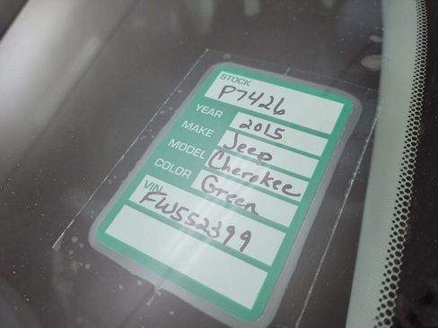 Used 2015 Jeep Cherokee Limited w/ Luxury Group image 24