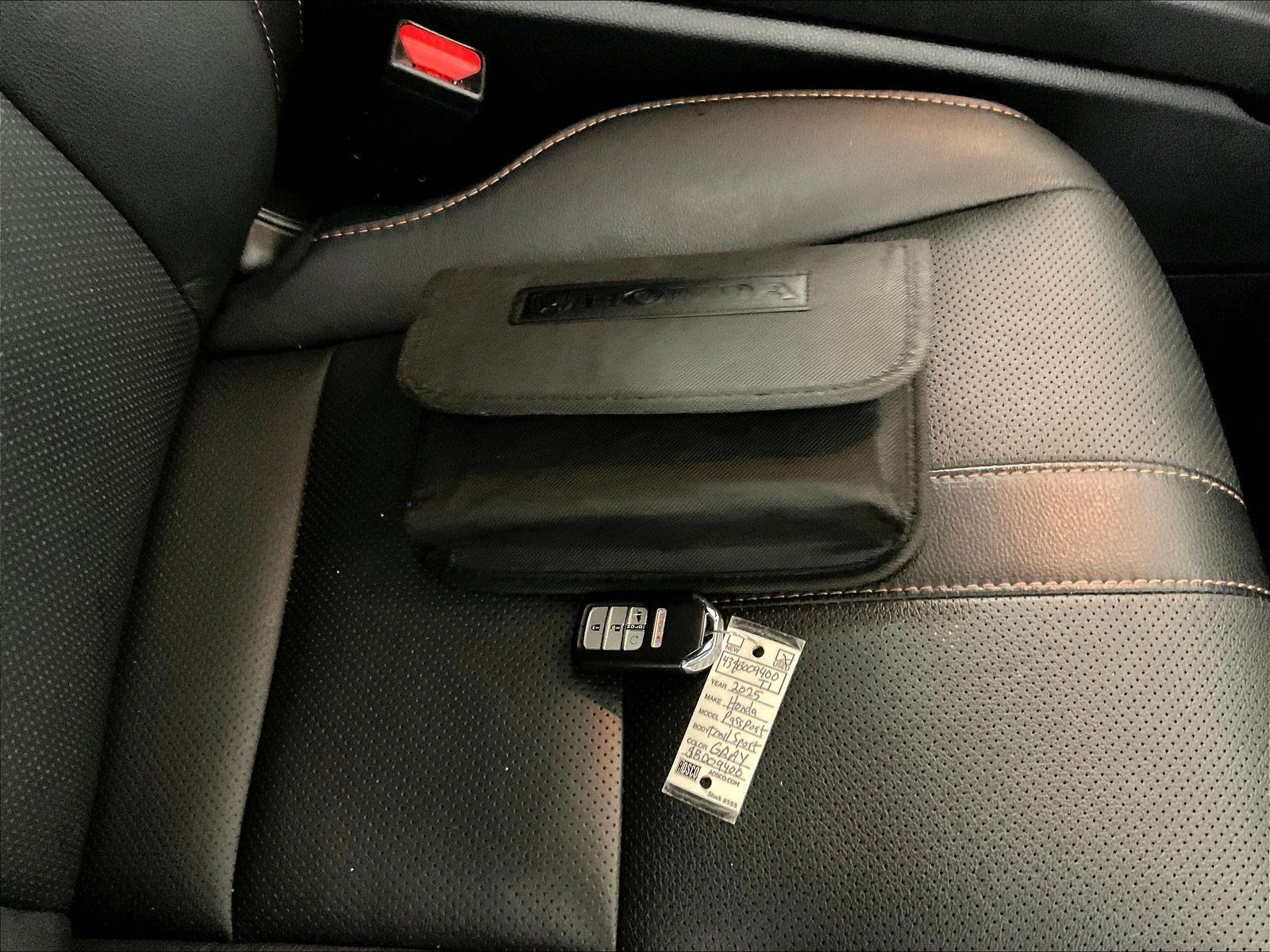 Used 2025 Honda Passport TrailSport image 35