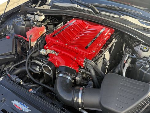 Used 2018 Chevrolet Camaro SS RWD image 2