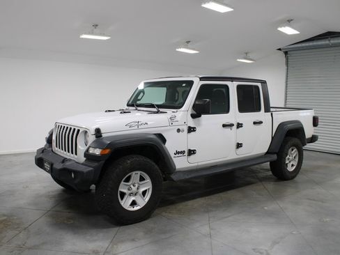 Used 2020 Jeep Gladiator Sport w/ Quick Order Package 24S AWD/4WD image 4