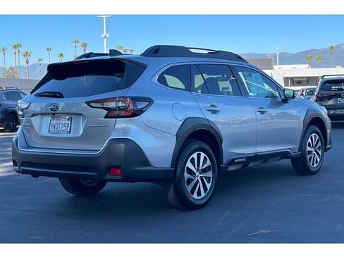 Used 2025 Subaru Outback Premium image 5