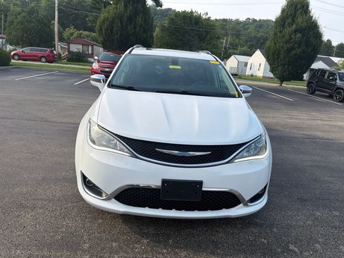 Used 2018 Chrysler Pacifica Limited FWD image 8