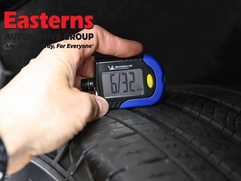 Used 2024 Chevrolet Suburban LT image 29