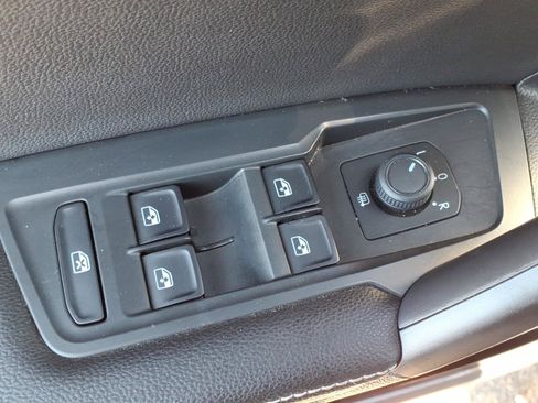 Certified 2023 Volkswagen Tiguan S FWD image 18