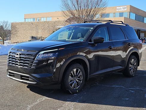 New 2026 Nissan Pathfinder SV image 3