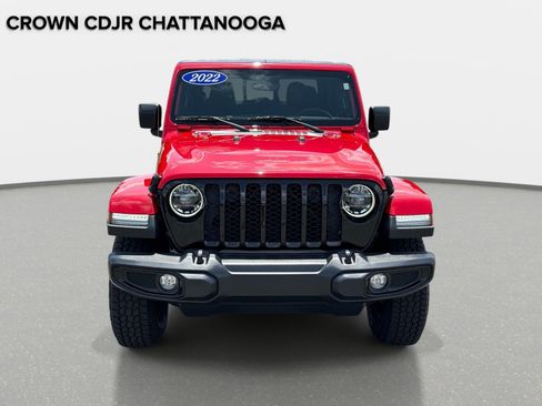 Certified 2022 Jeep Gladiator Sport AWD/4WD image 9