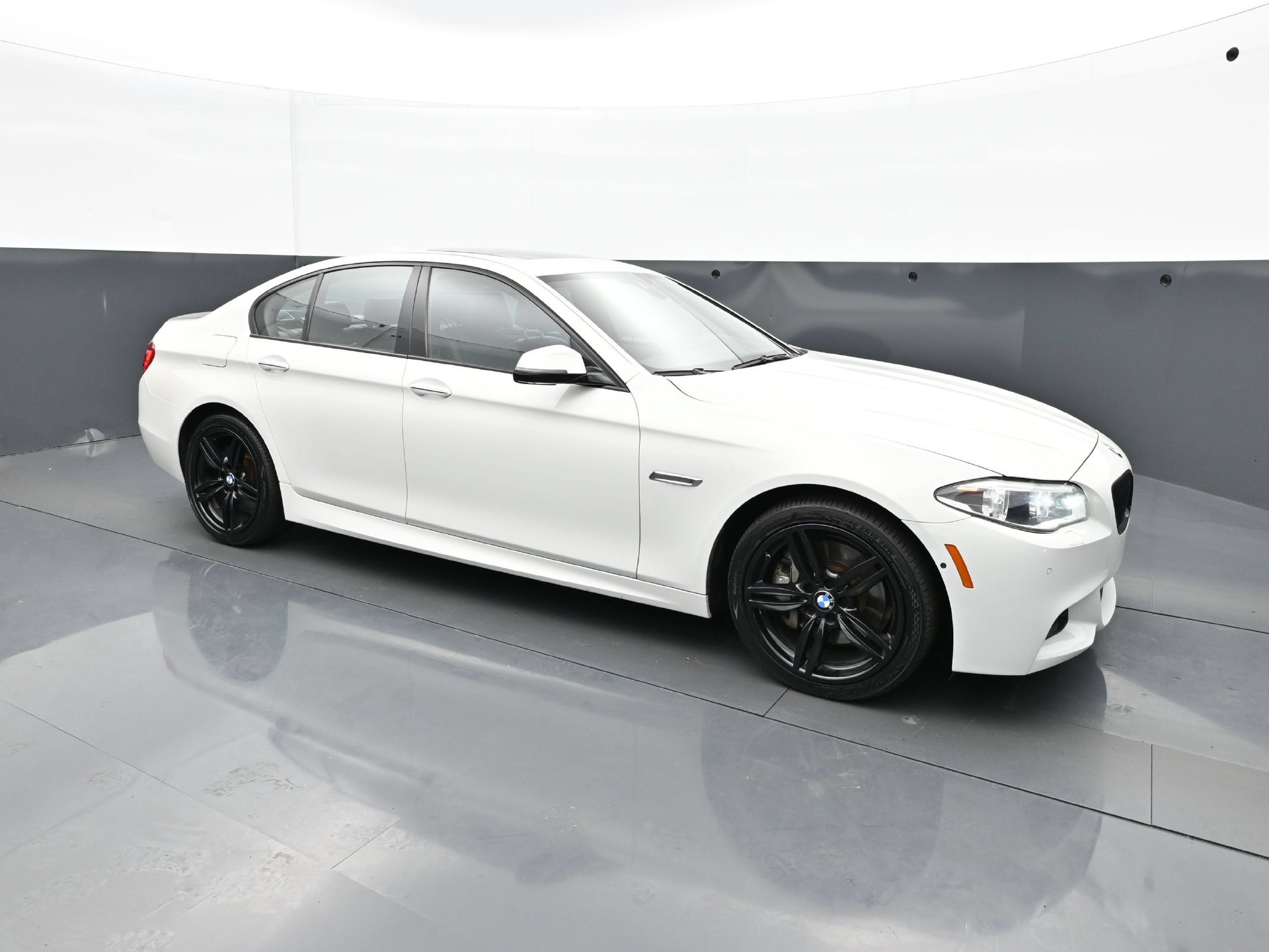 Used 2016 BMW 535i xDrive Sedan AWD/4WD image 9