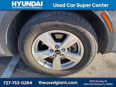 Used 2023 Kia Sorento LX image 5